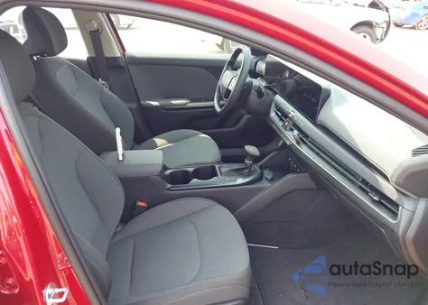 2025 Kia K4 Lxs из США, поврежденный, VIN 3KPFT4DE0SE142230